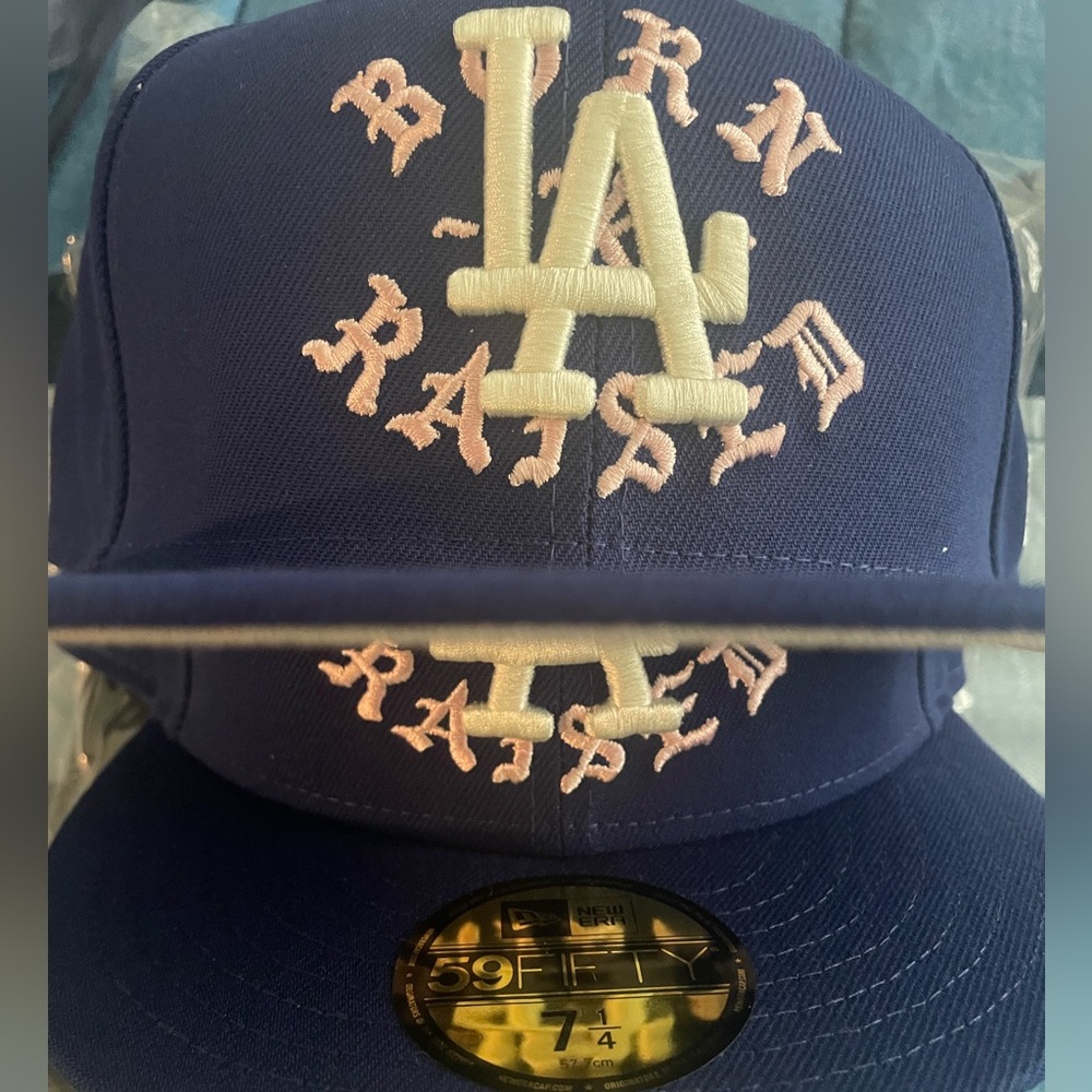 Born x Raised : On The Turf Drop Size-7 1/4 “New Era: Pink/ Dodger Blue